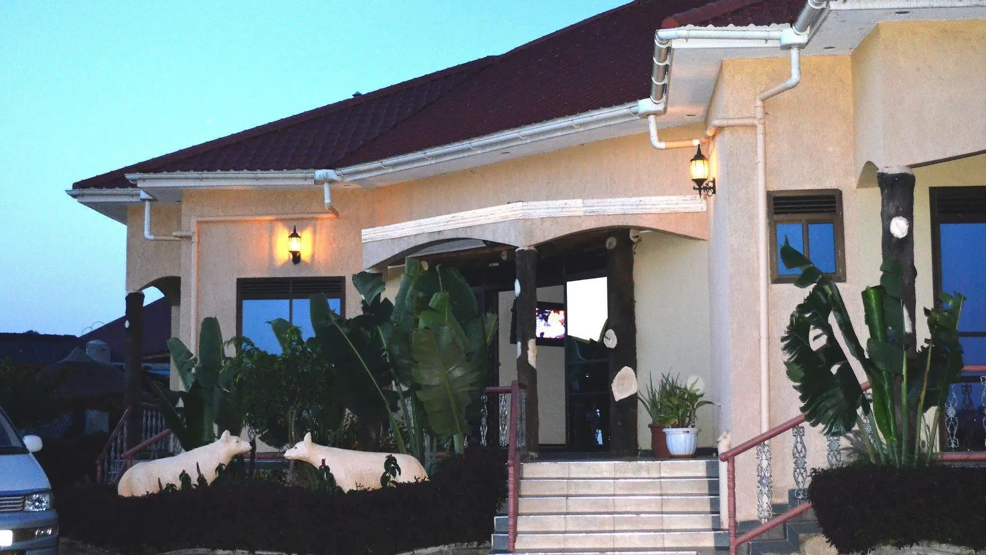Great Wolf Hotel Entebbe 3*,