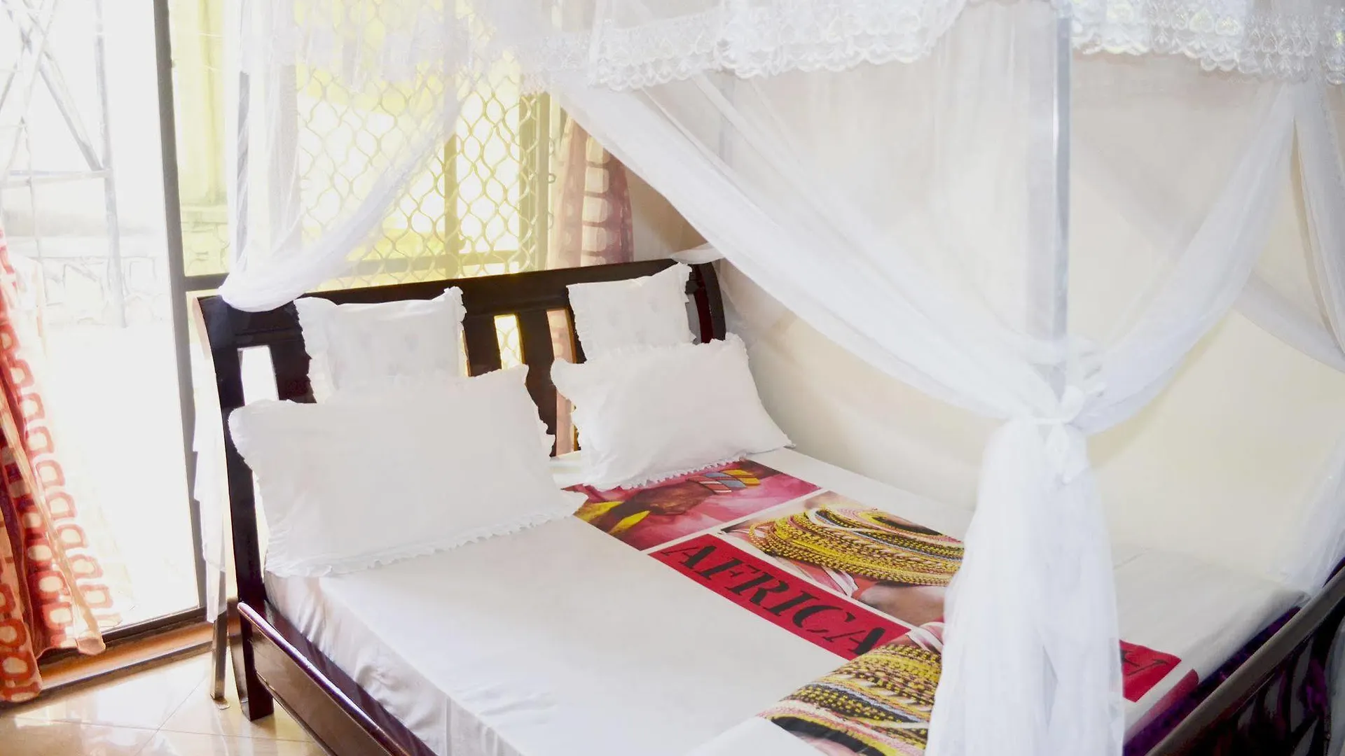 Great Wolf Hotel Entebbe 3*,  Uganda